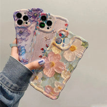 Laden Sie das Bild in den Galerie-Viewer, 3D Floral Phone Case