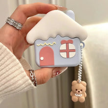 Laden Sie das Bild in den Galerie-Viewer, Snow House Bear AirPods Case – Adorable Protection for Your AirPods