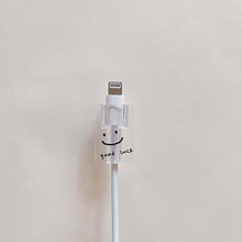Laden Sie das Bild in den Galerie-Viewer, Trendy USB Cable Protector - Phonocap